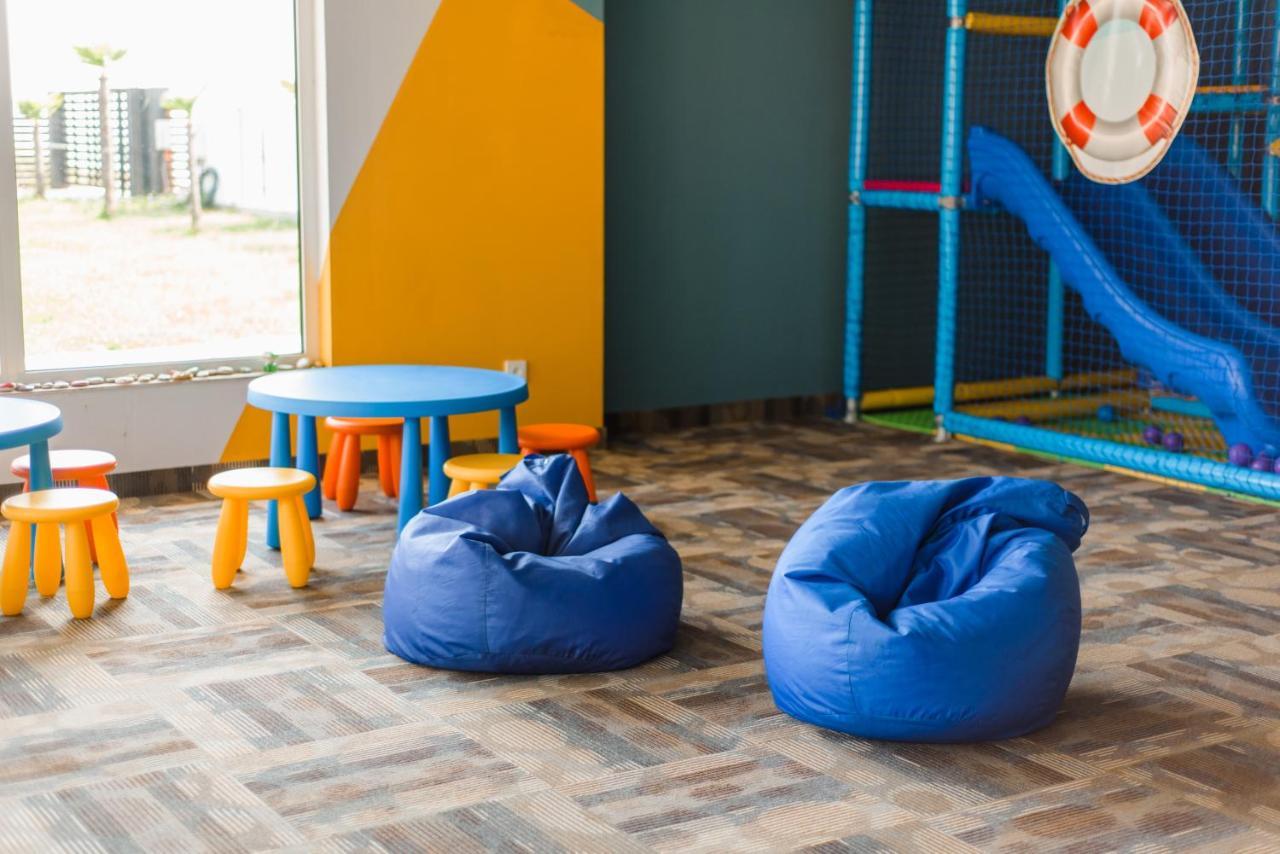 מלון גגרה Aquamarine Family Club מראה חיצוני תמונה